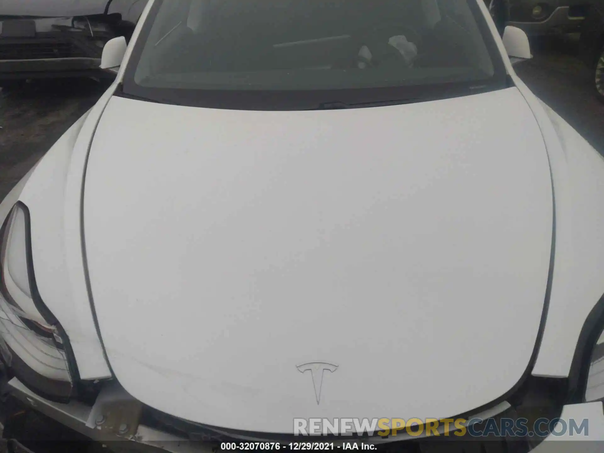 10 Photograph of a damaged car 5YJ3E1EB5LF619603 TESLA MODEL 3 2020