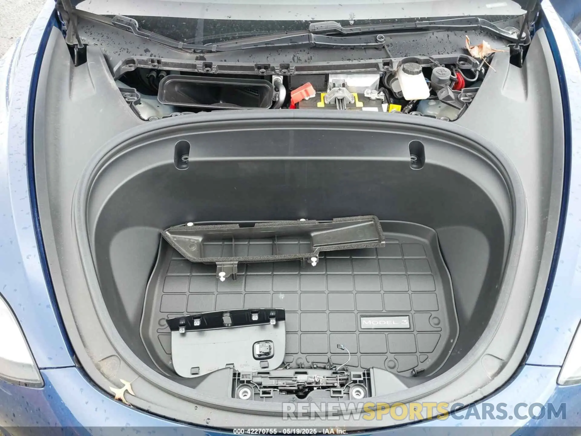 10 Photograph of a damaged car 5YJ3E1EB5LF620699 TESLA MODEL 3 2020