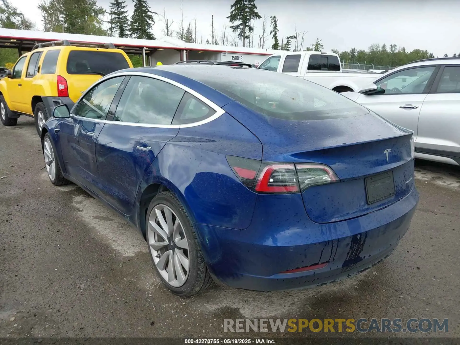 3 Photograph of a damaged car 5YJ3E1EB5LF620699 TESLA MODEL 3 2020