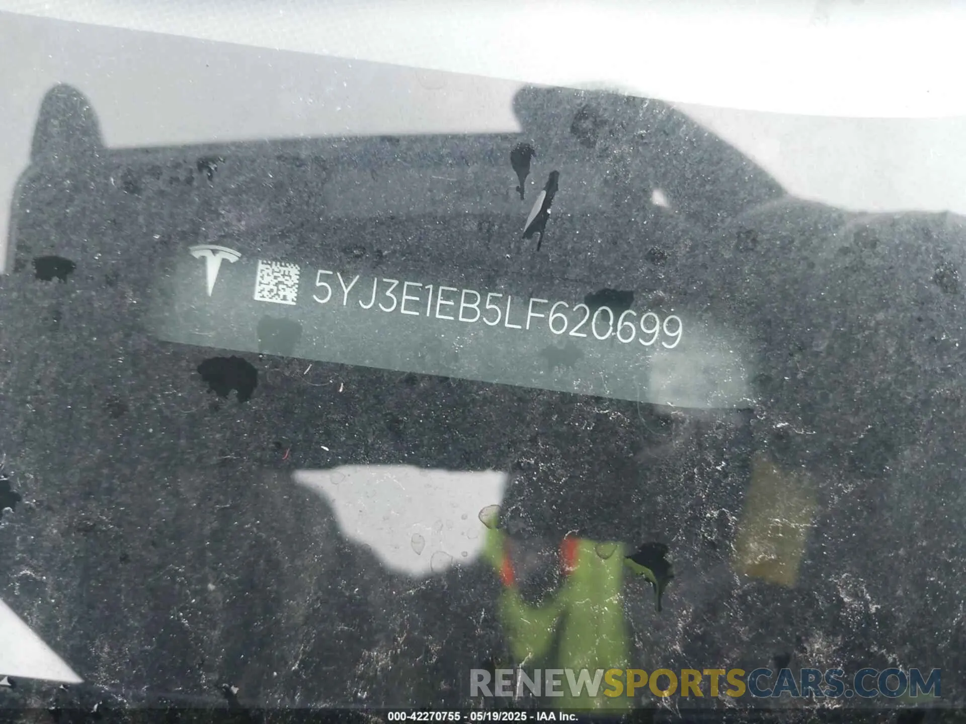9 Photograph of a damaged car 5YJ3E1EB5LF620699 TESLA MODEL 3 2020