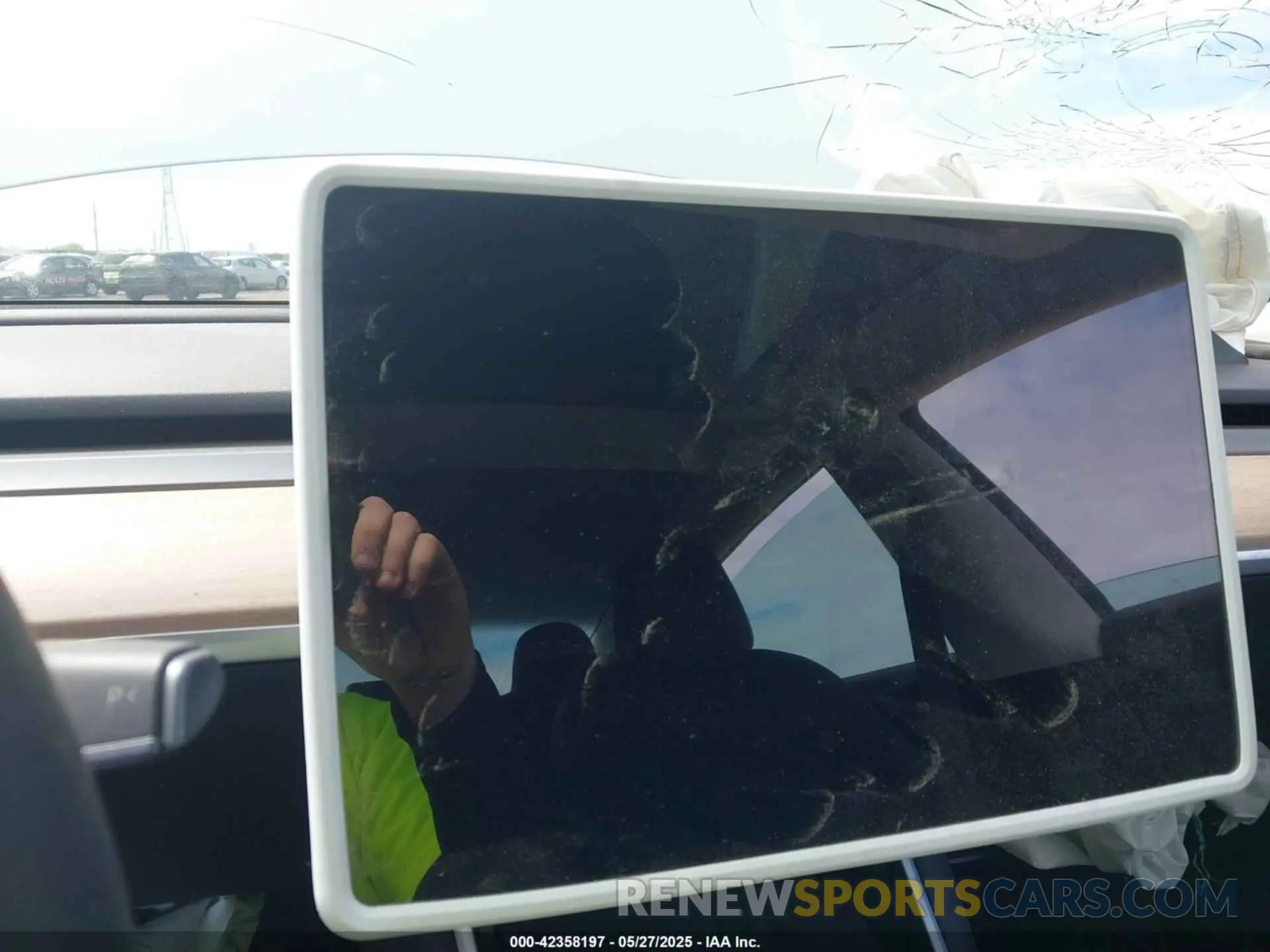 16 Photograph of a damaged car 5YJ3E1EB5LF620816 TESLA MODEL 3 2020