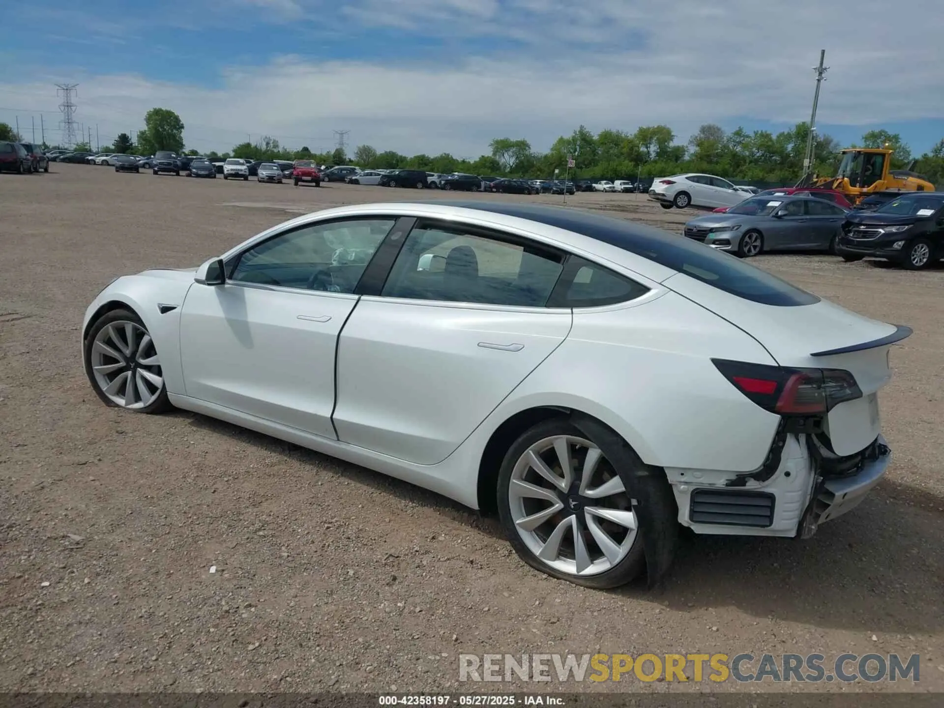 3 Photograph of a damaged car 5YJ3E1EB5LF620816 TESLA MODEL 3 2020