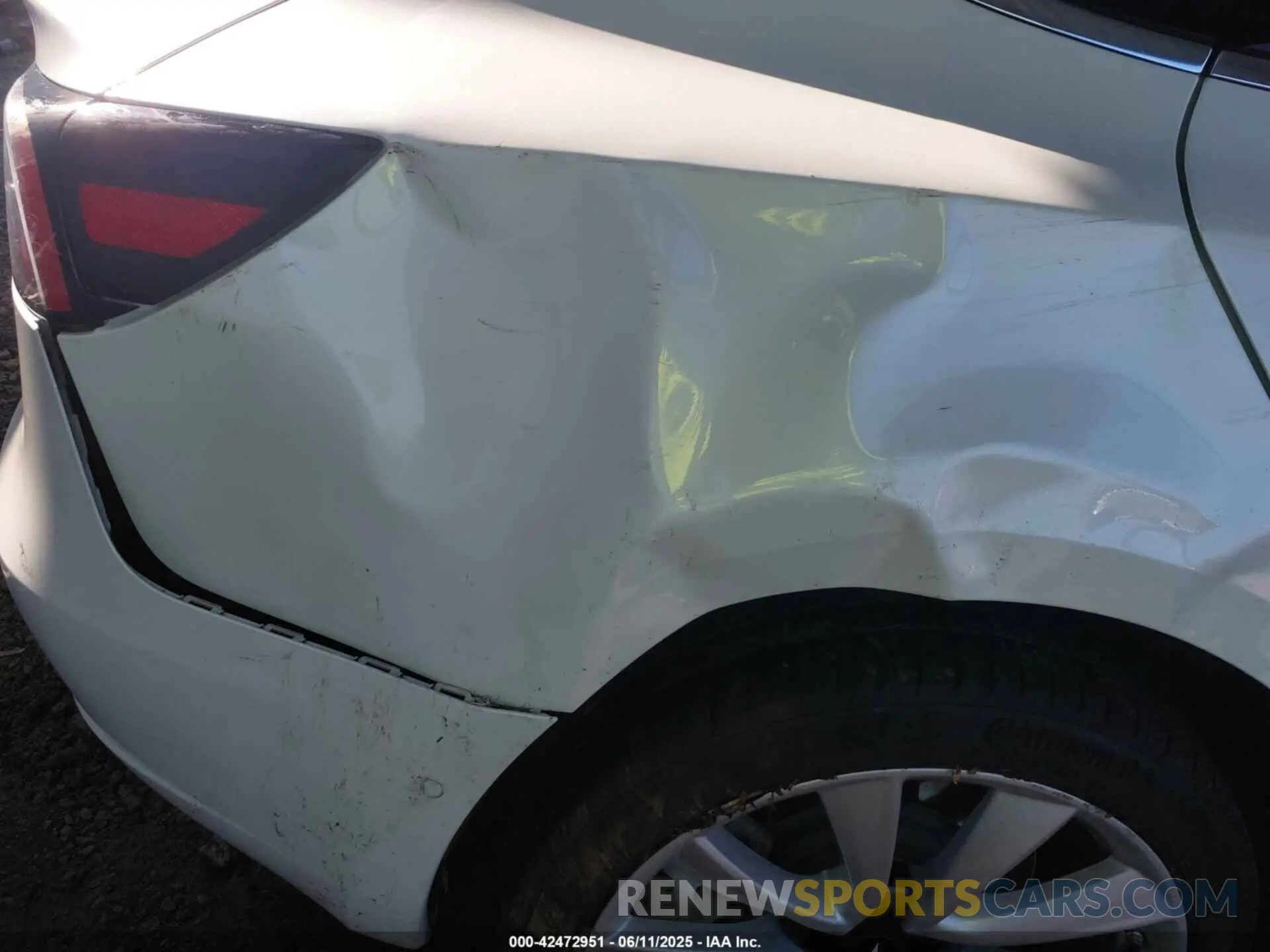 12 Photograph of a damaged car 5YJ3E1EB5LF622680 TESLA MODEL 3 2020