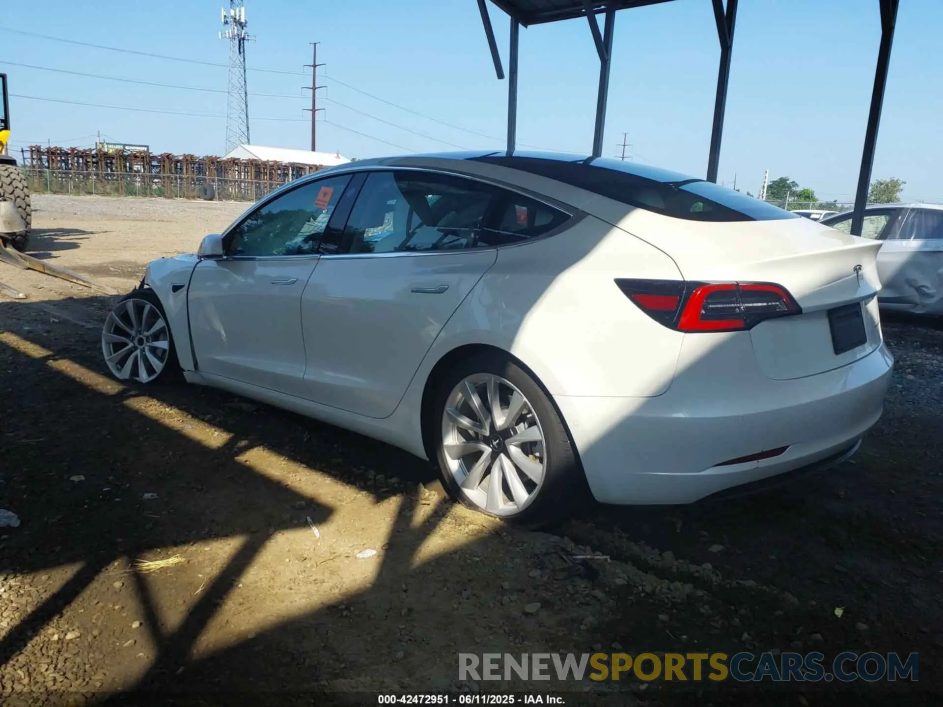 3 Photograph of a damaged car 5YJ3E1EB5LF622680 TESLA MODEL 3 2020
