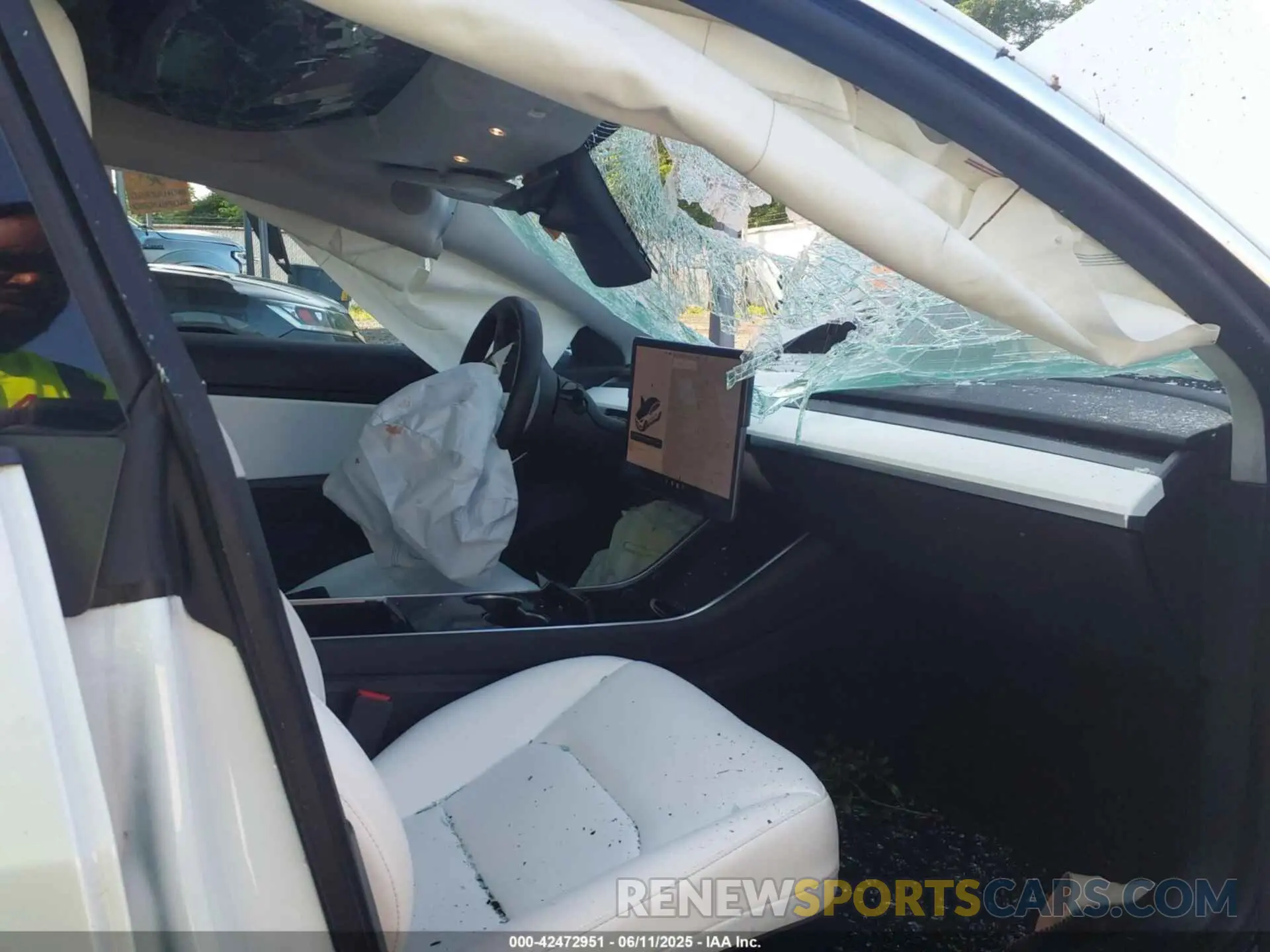 5 Photograph of a damaged car 5YJ3E1EB5LF622680 TESLA MODEL 3 2020