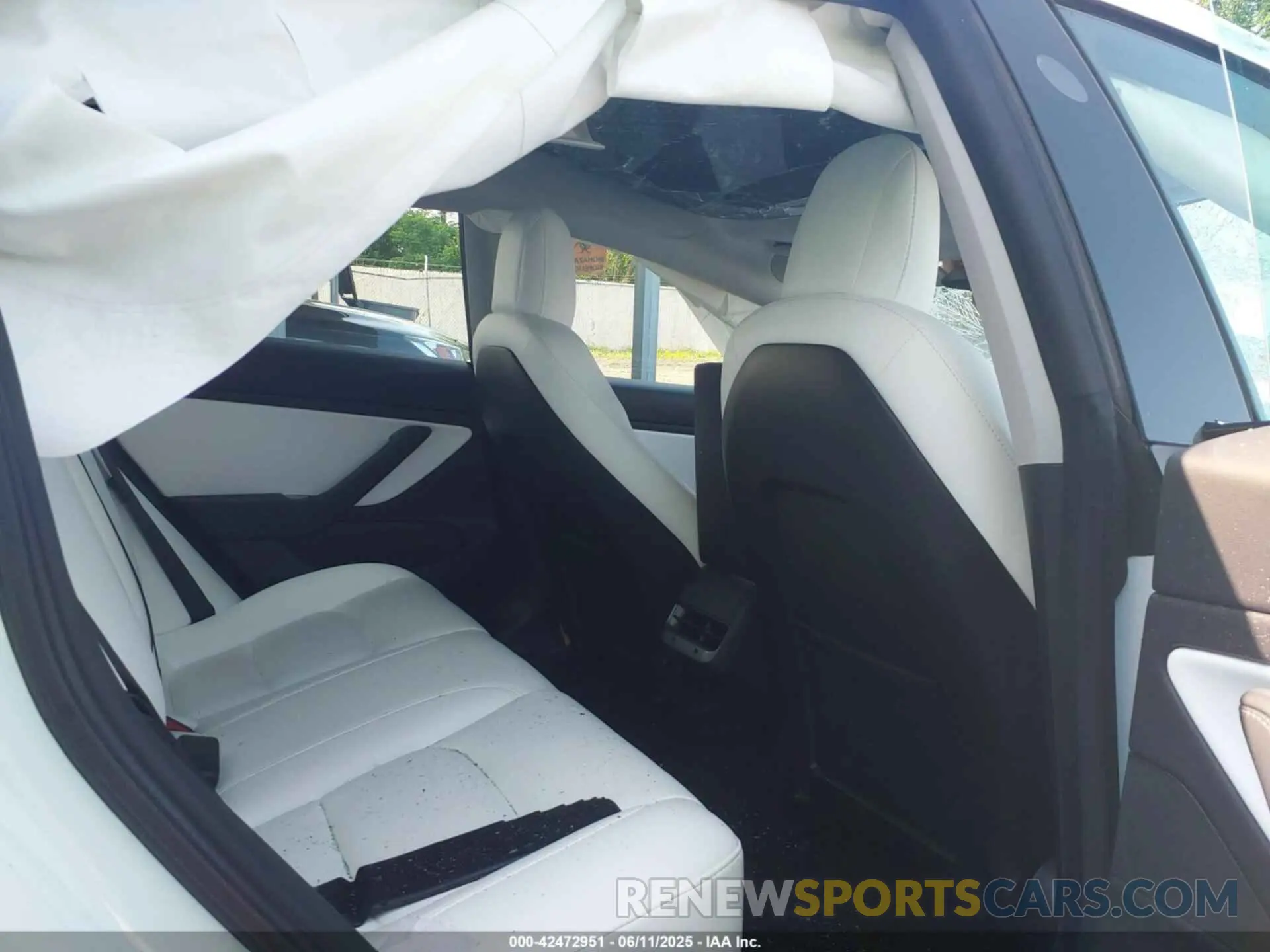 8 Photograph of a damaged car 5YJ3E1EB5LF622680 TESLA MODEL 3 2020