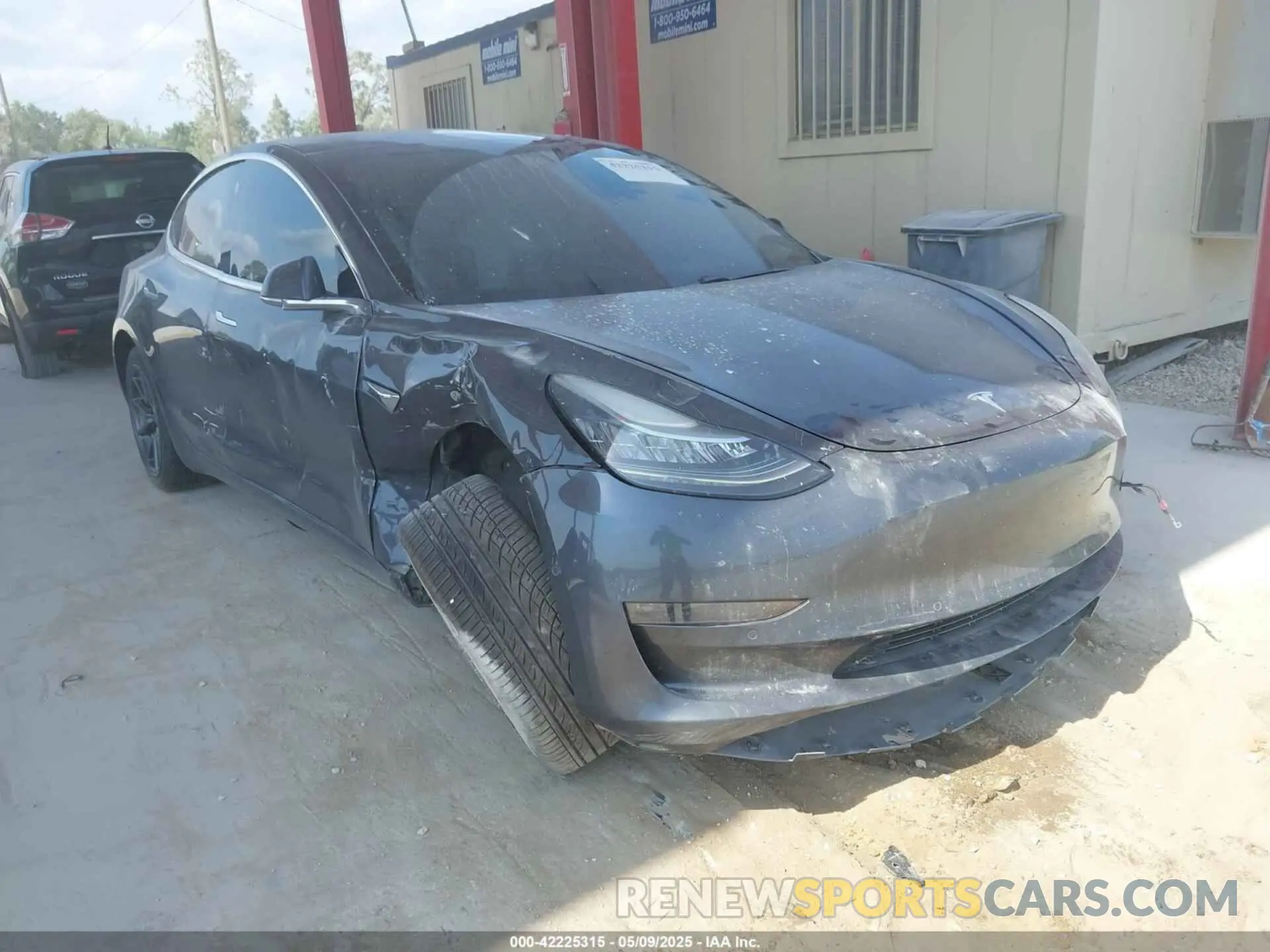 1 Photograph of a damaged car 5YJ3E1EB5LF639060 TESLA MODEL 3 2020