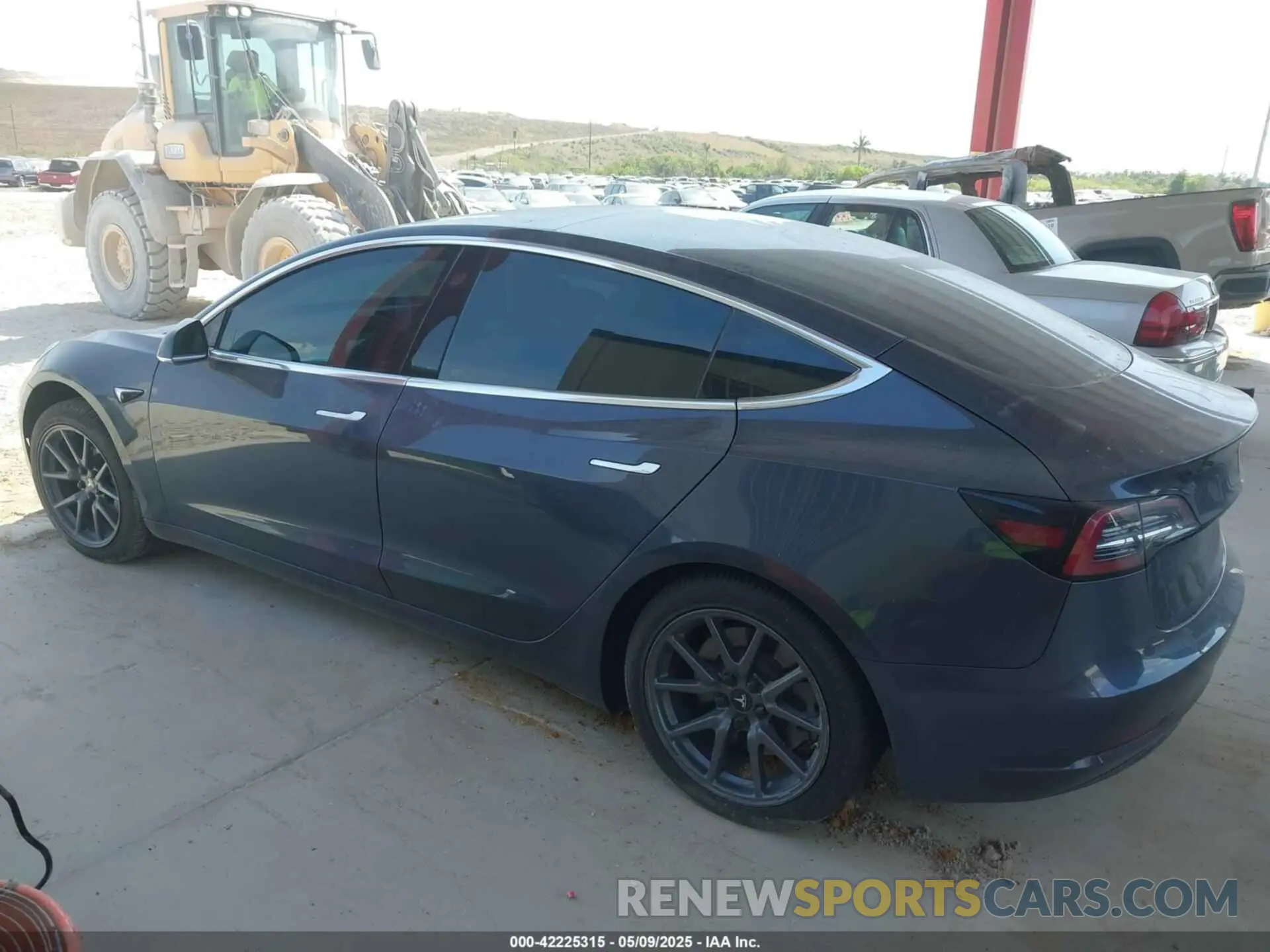 13 Photograph of a damaged car 5YJ3E1EB5LF639060 TESLA MODEL 3 2020