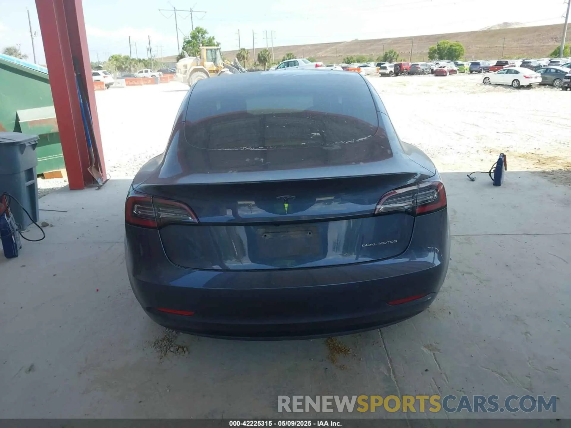 15 Photograph of a damaged car 5YJ3E1EB5LF639060 TESLA MODEL 3 2020
