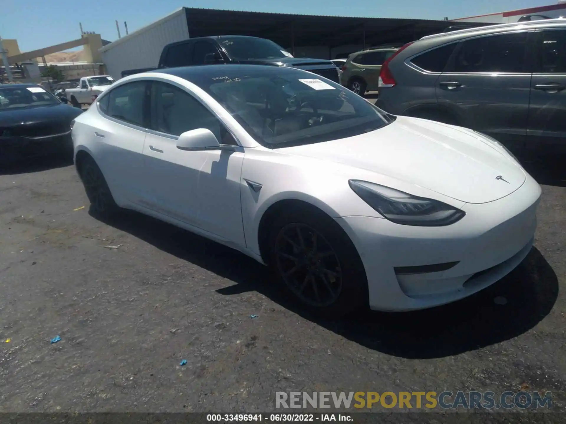 1 Photograph of a damaged car 5YJ3E1EB5LF639897 TESLA MODEL 3 2020