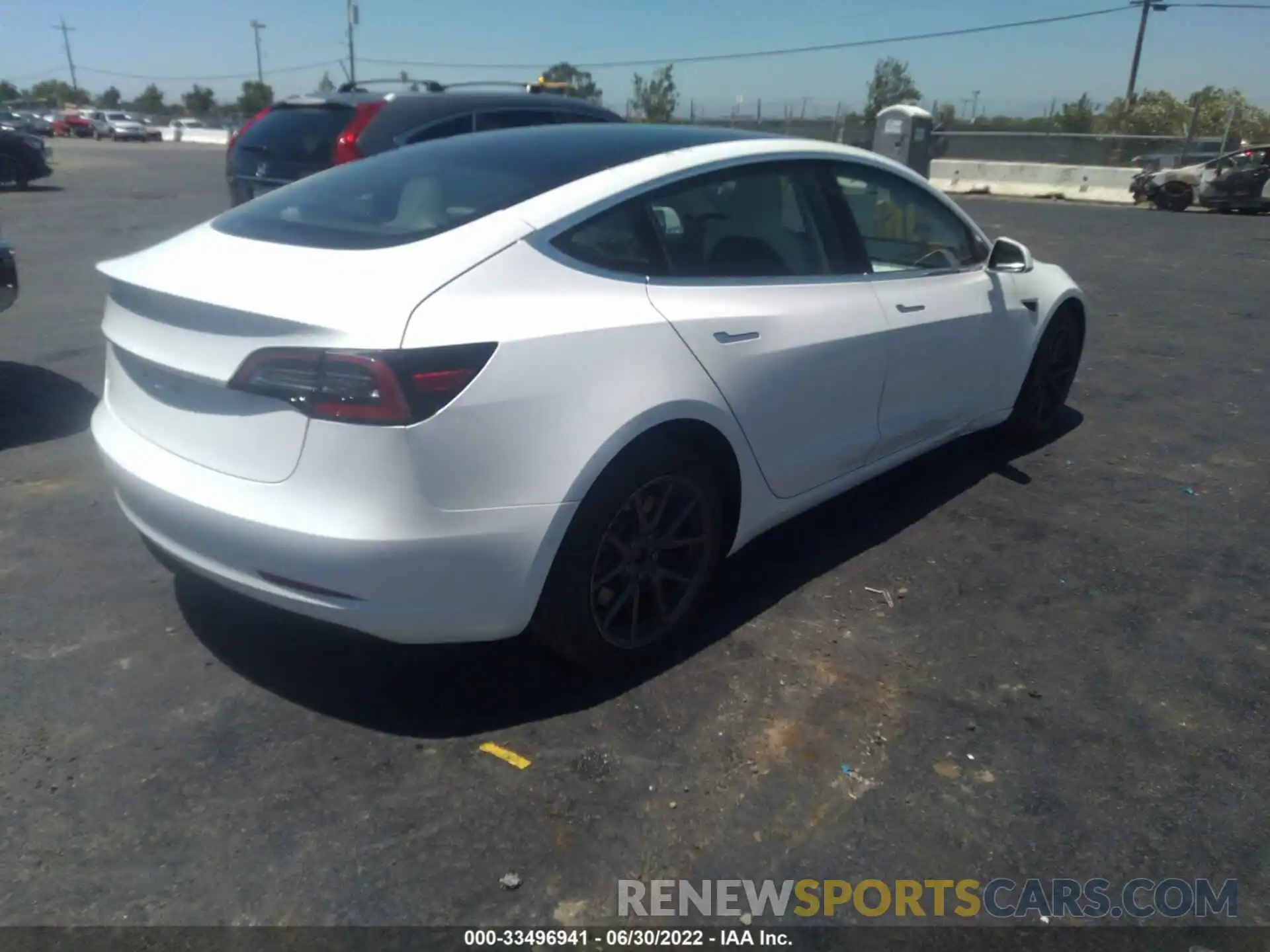 4 Photograph of a damaged car 5YJ3E1EB5LF639897 TESLA MODEL 3 2020