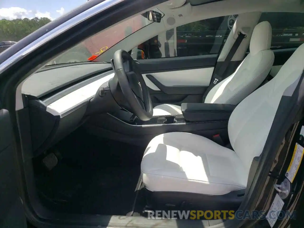 5 Photograph of a damaged car 5YJ3E1EB5LF646686 TESLA MODEL 3 2020