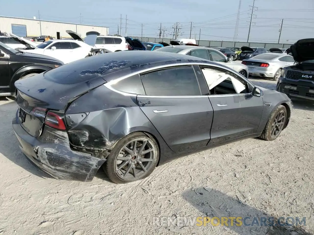 3 Photograph of a damaged car 5YJ3E1EB5LF647496 TESLA MODEL 3 2020