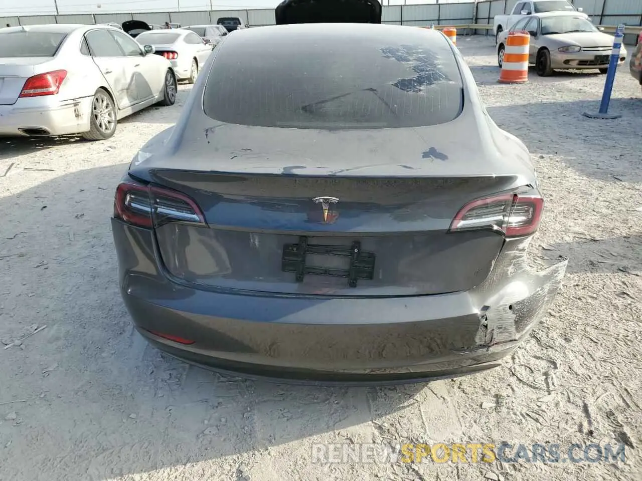 6 Photograph of a damaged car 5YJ3E1EB5LF647496 TESLA MODEL 3 2020