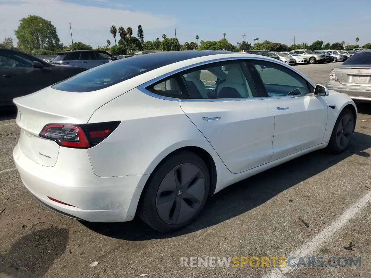 3 Photograph of a damaged car 5YJ3E1EB5LF651662 TESLA MODEL 3 2020