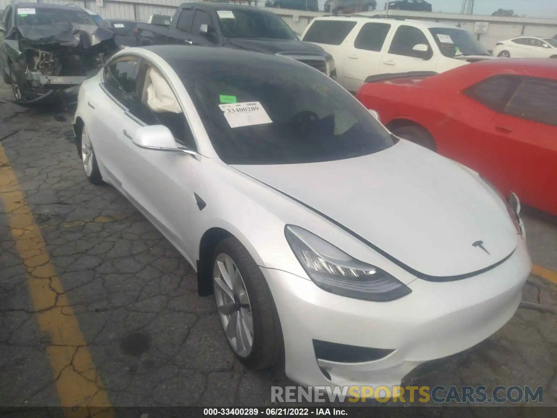 1 Photograph of a damaged car 5YJ3E1EB5LF667344 TESLA MODEL 3 2020