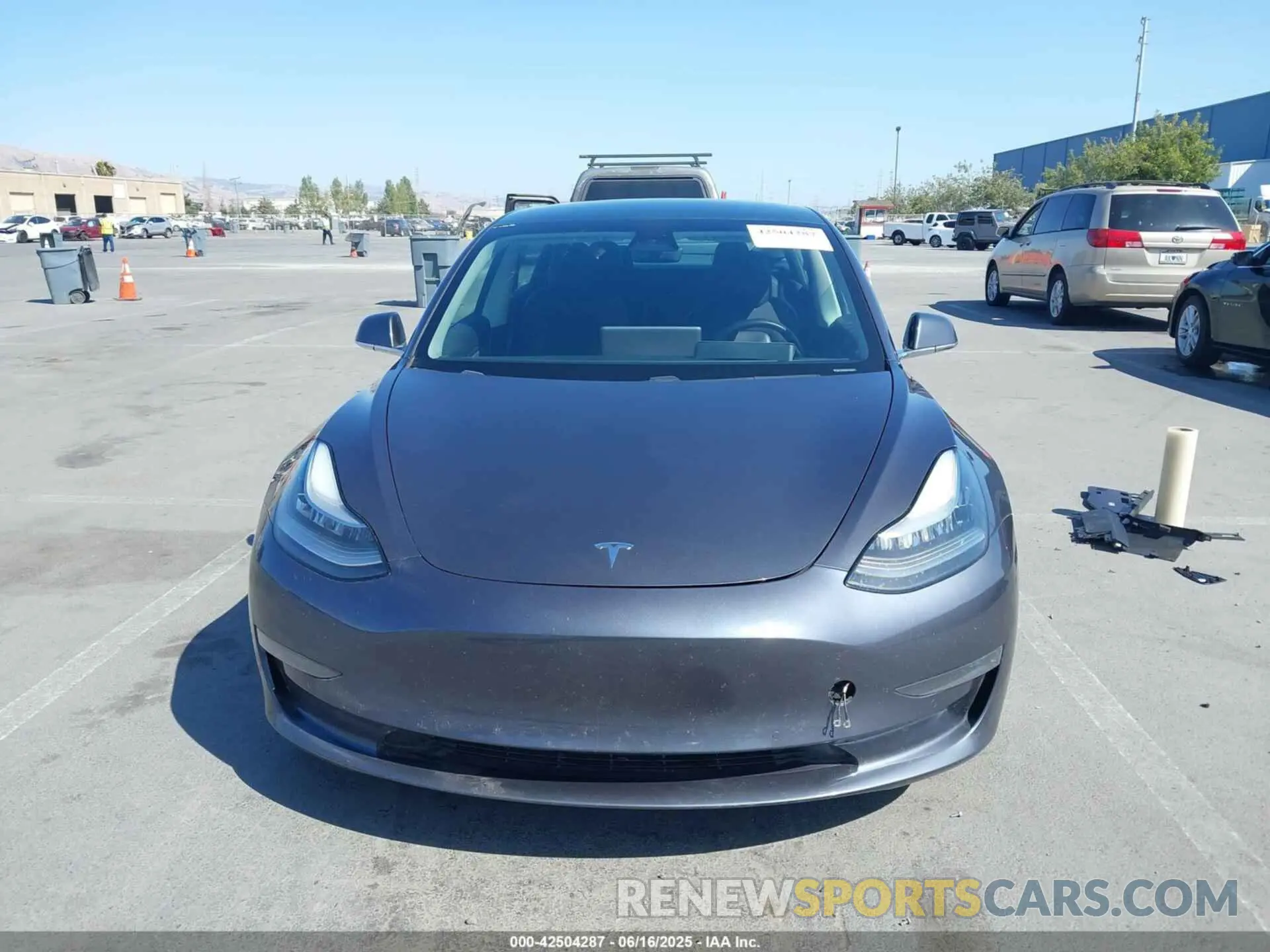 11 Photograph of a damaged car 5YJ3E1EB5LF733696 TESLA MODEL 3 2020