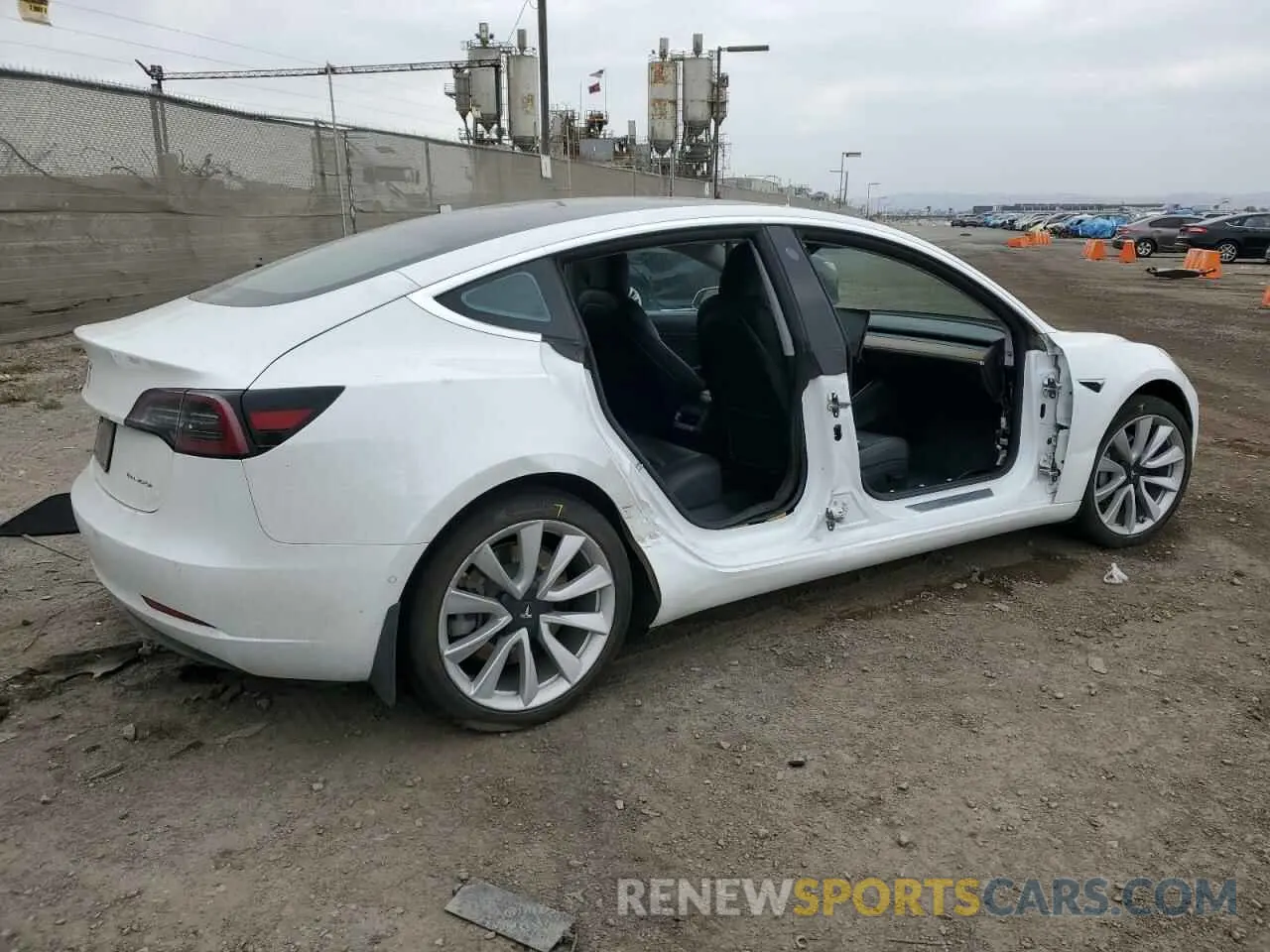 3 Photograph of a damaged car 5YJ3E1EB5LF735710 TESLA MODEL 3 2020