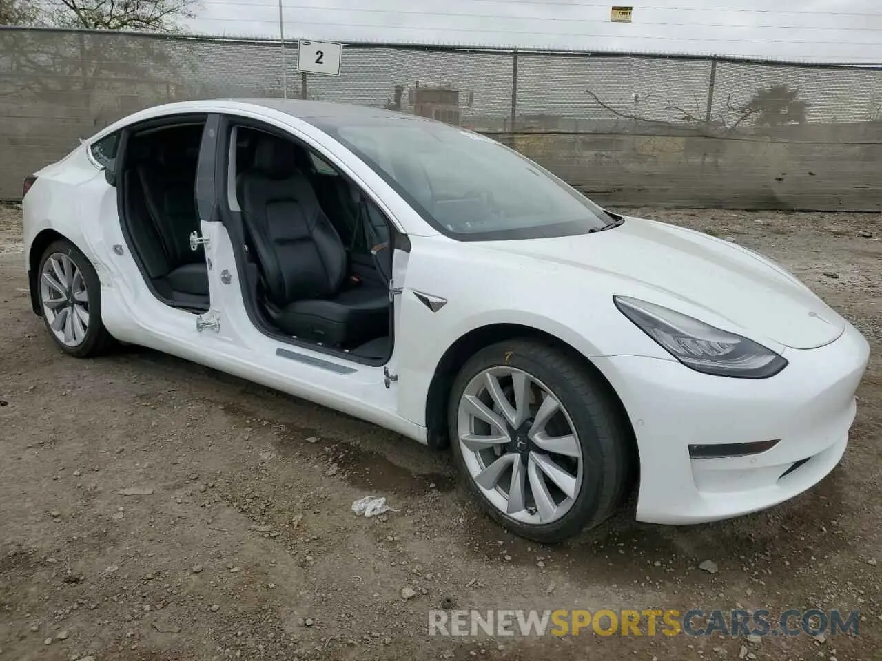 4 Photograph of a damaged car 5YJ3E1EB5LF735710 TESLA MODEL 3 2020