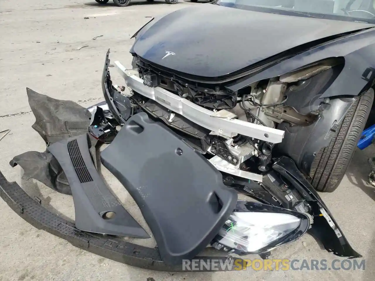 9 Photograph of a damaged car 5YJ3E1EB5LF742706 TESLA MODEL 3 2020