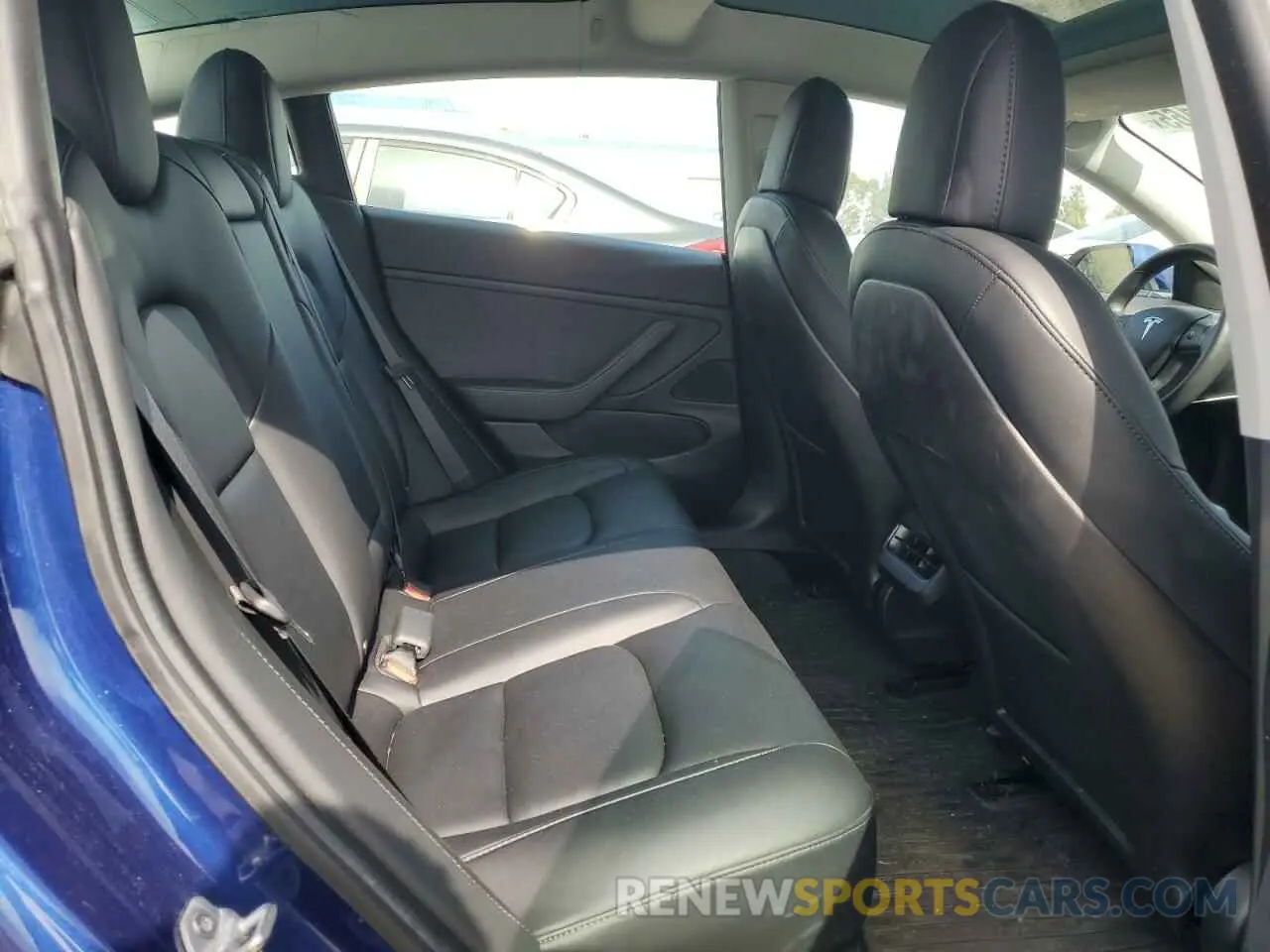 10 Photograph of a damaged car 5YJ3E1EB5LF744343 TESLA MODEL 3 2020