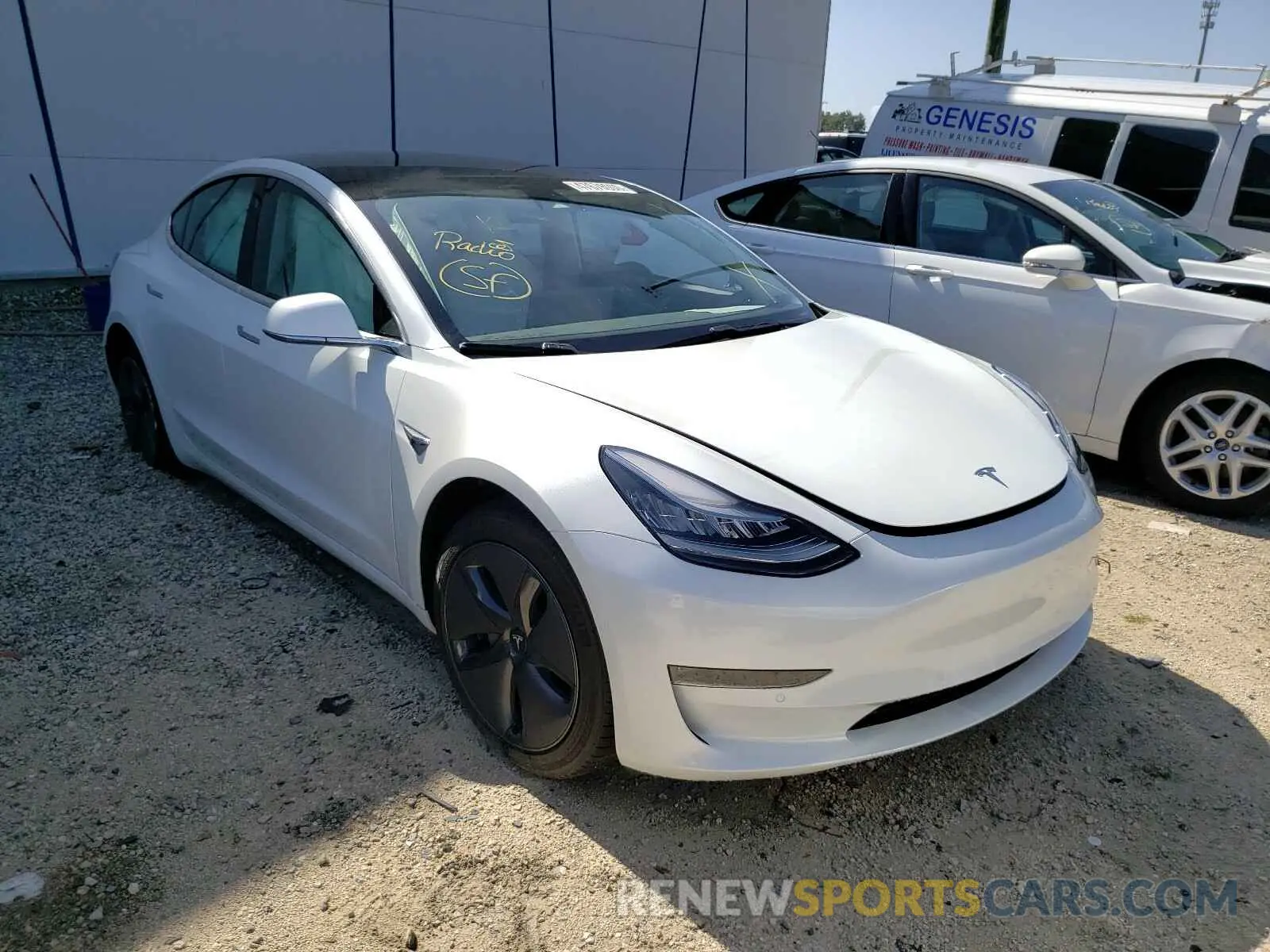 1 Photograph of a damaged car 5YJ3E1EB5LF744746 TESLA MODEL 3 2020