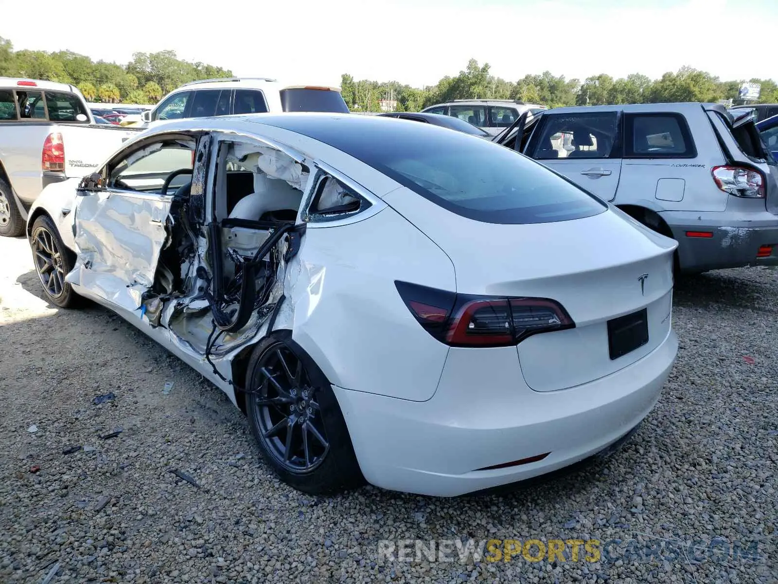 3 Photograph of a damaged car 5YJ3E1EB5LF744746 TESLA MODEL 3 2020