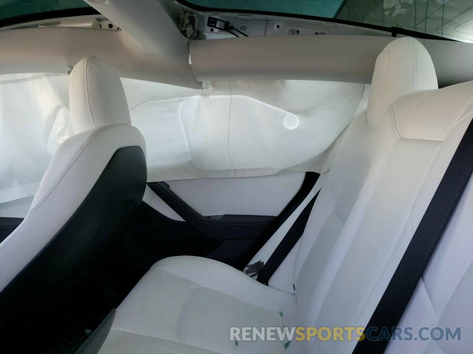 6 Photograph of a damaged car 5YJ3E1EB5LF744746 TESLA MODEL 3 2020