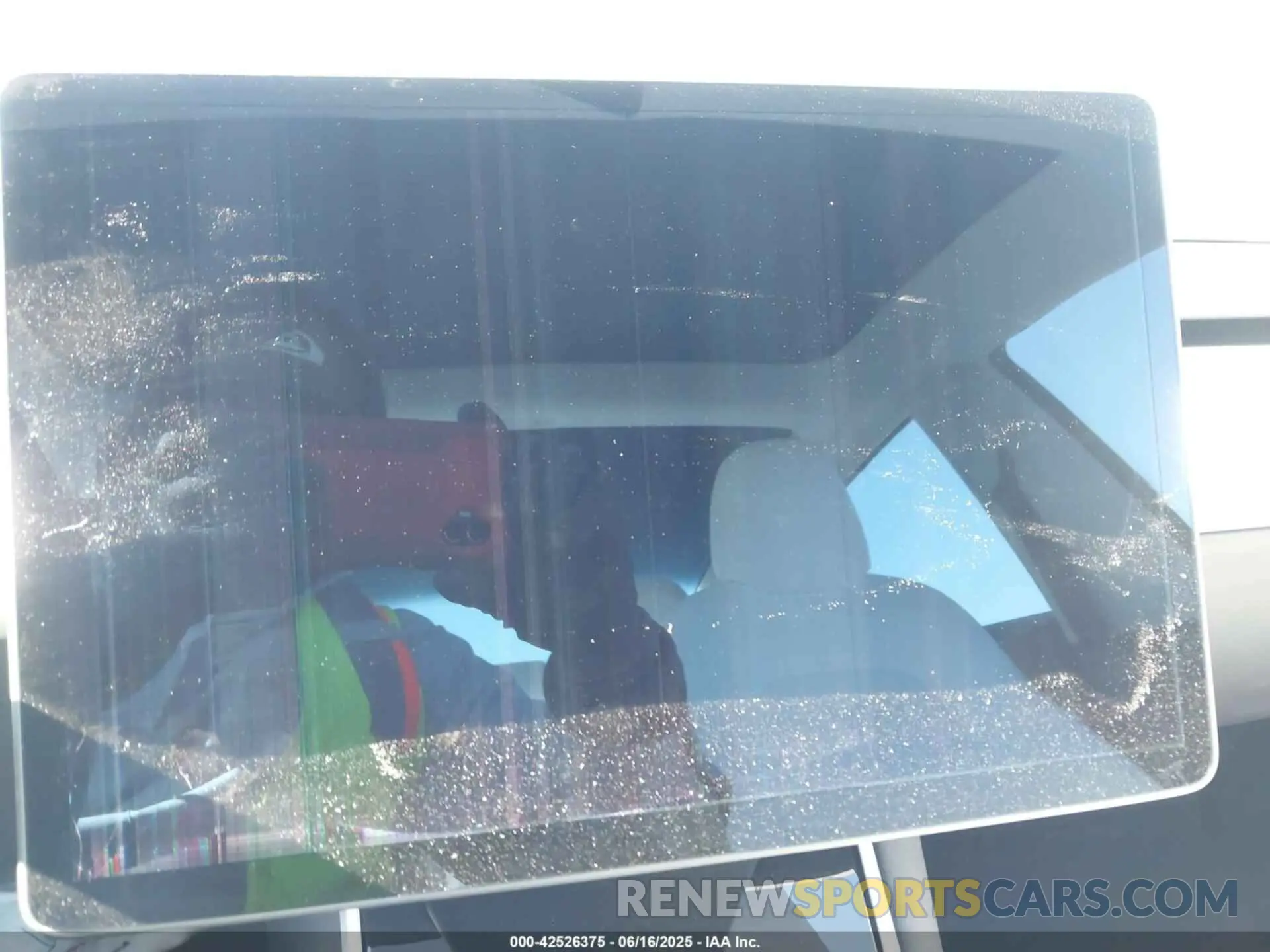 17 Photograph of a damaged car 5YJ3E1EB5LF791503 TESLA MODEL 3 2020