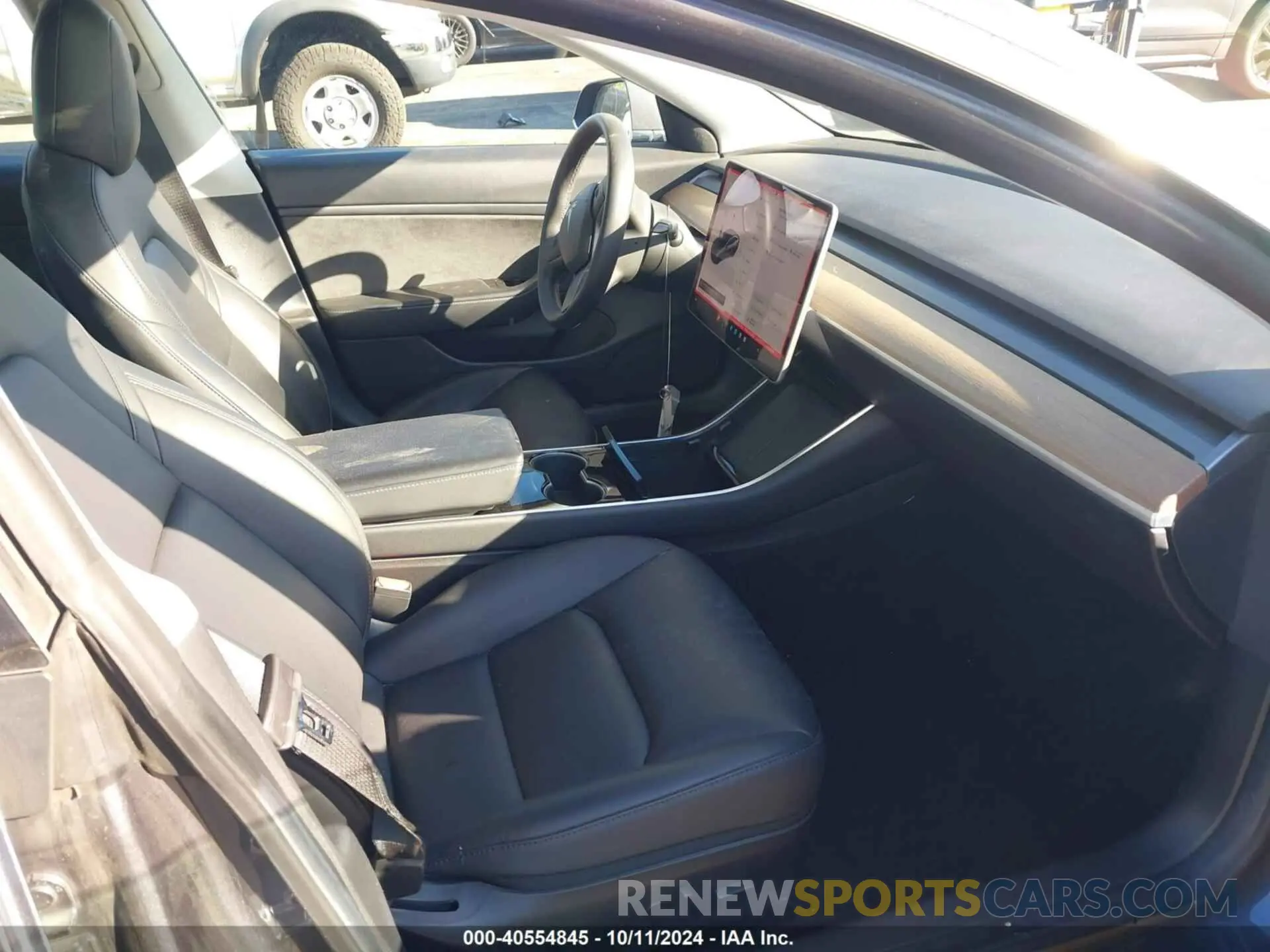 5 Photograph of a damaged car 5YJ3E1EB5LF800796 TESLA MODEL 3 2020