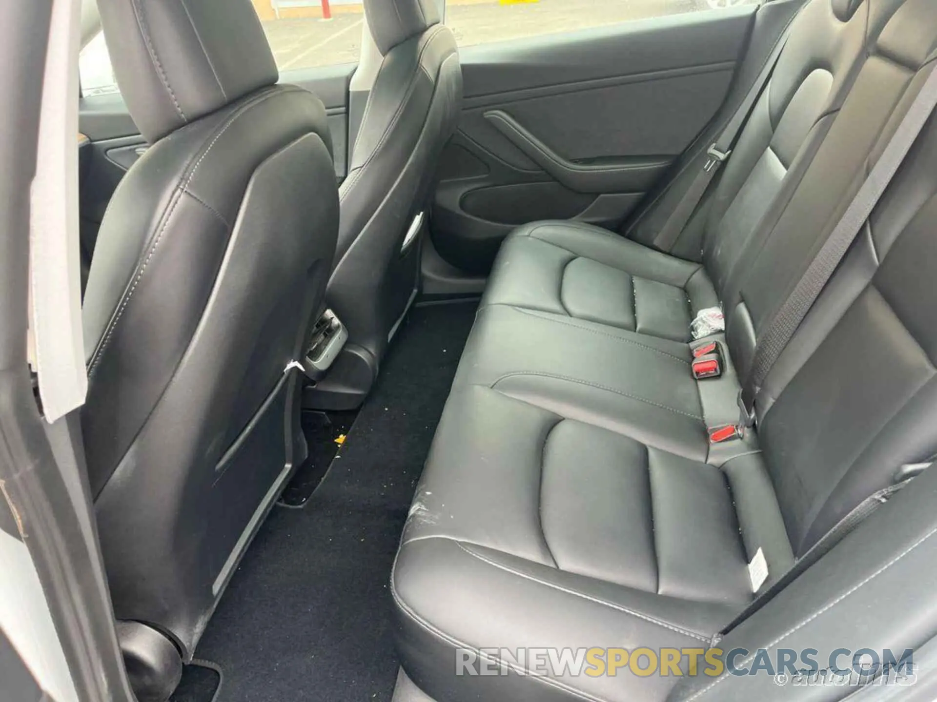 4 Photograph of a damaged car 5YJ3E1EB5LF801057 TESLA MODEL 3 2020