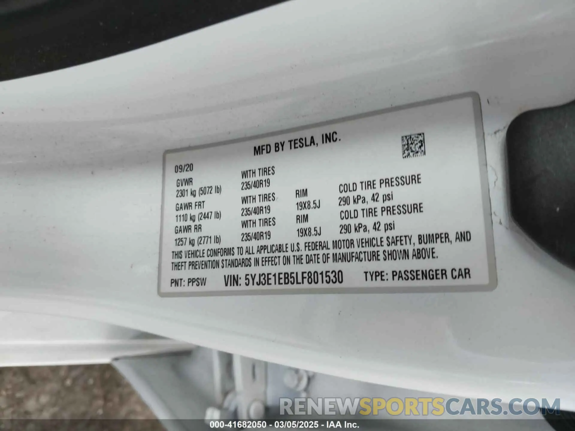 9 Photograph of a damaged car 5YJ3E1EB5LF801530 TESLA MODEL 3 2020