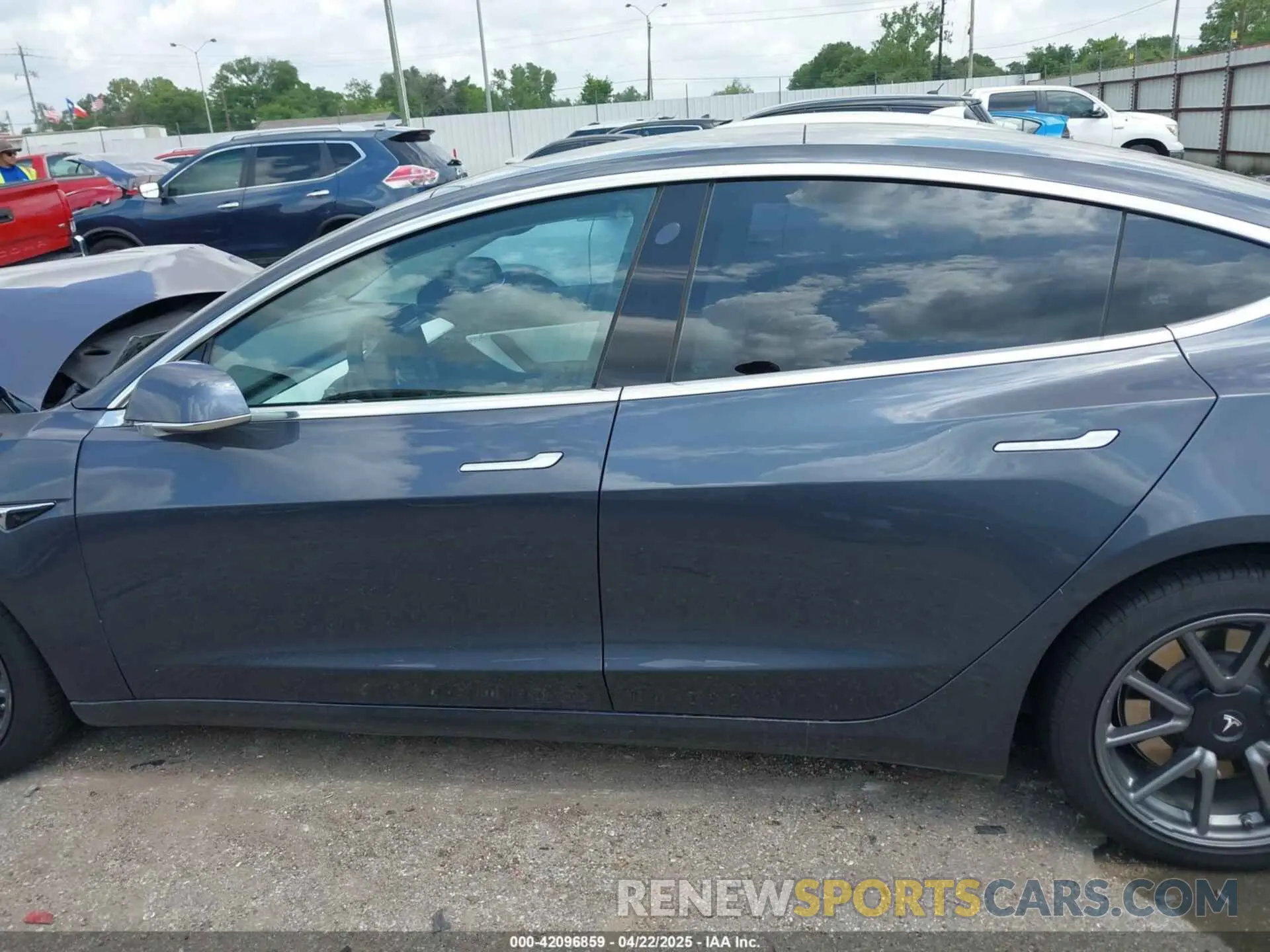 13 Photograph of a damaged car 5YJ3E1EB5LF801592 TESLA MODEL 3 2020