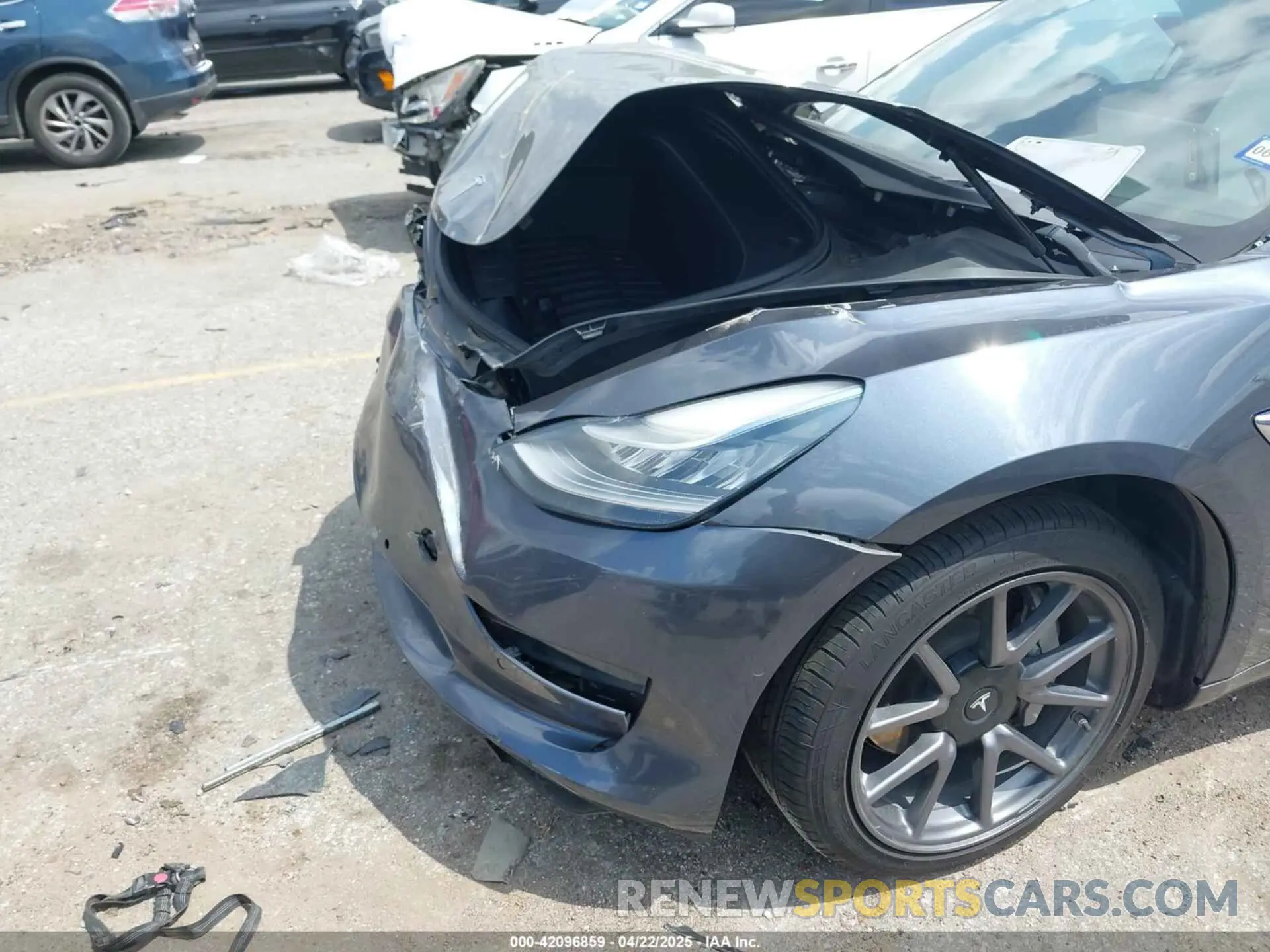 6 Photograph of a damaged car 5YJ3E1EB5LF801592 TESLA MODEL 3 2020