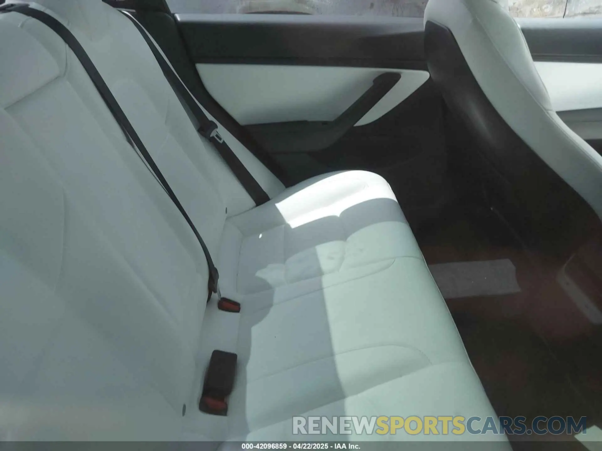 8 Photograph of a damaged car 5YJ3E1EB5LF801592 TESLA MODEL 3 2020