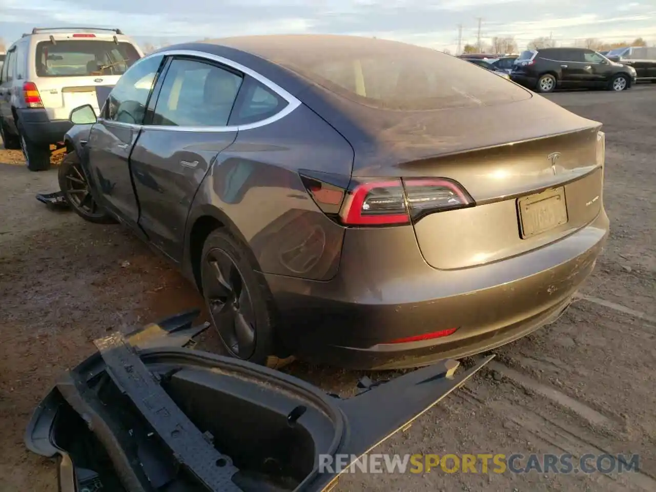 3 Photograph of a damaged car 5YJ3E1EB6LF589219 TESLA MODEL 3 2020