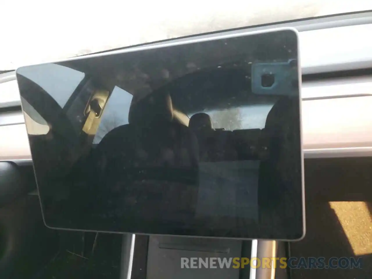 8 Photograph of a damaged car 5YJ3E1EB6LF589219 TESLA MODEL 3 2020