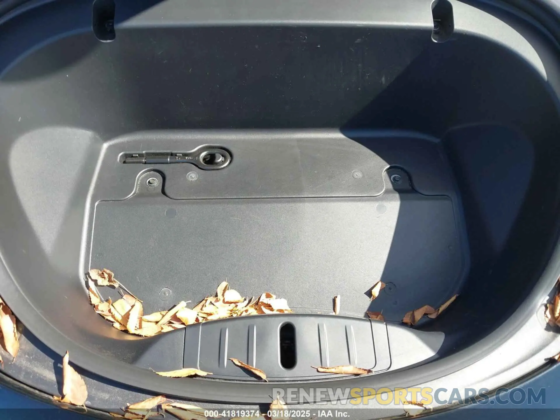 10 Photograph of a damaged car 5YJ3E1EB6LF600266 TESLA MODEL 3 2020