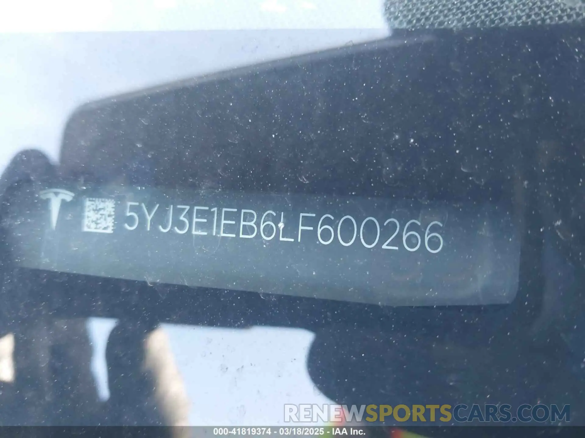 19 Photograph of a damaged car 5YJ3E1EB6LF600266 TESLA MODEL 3 2020