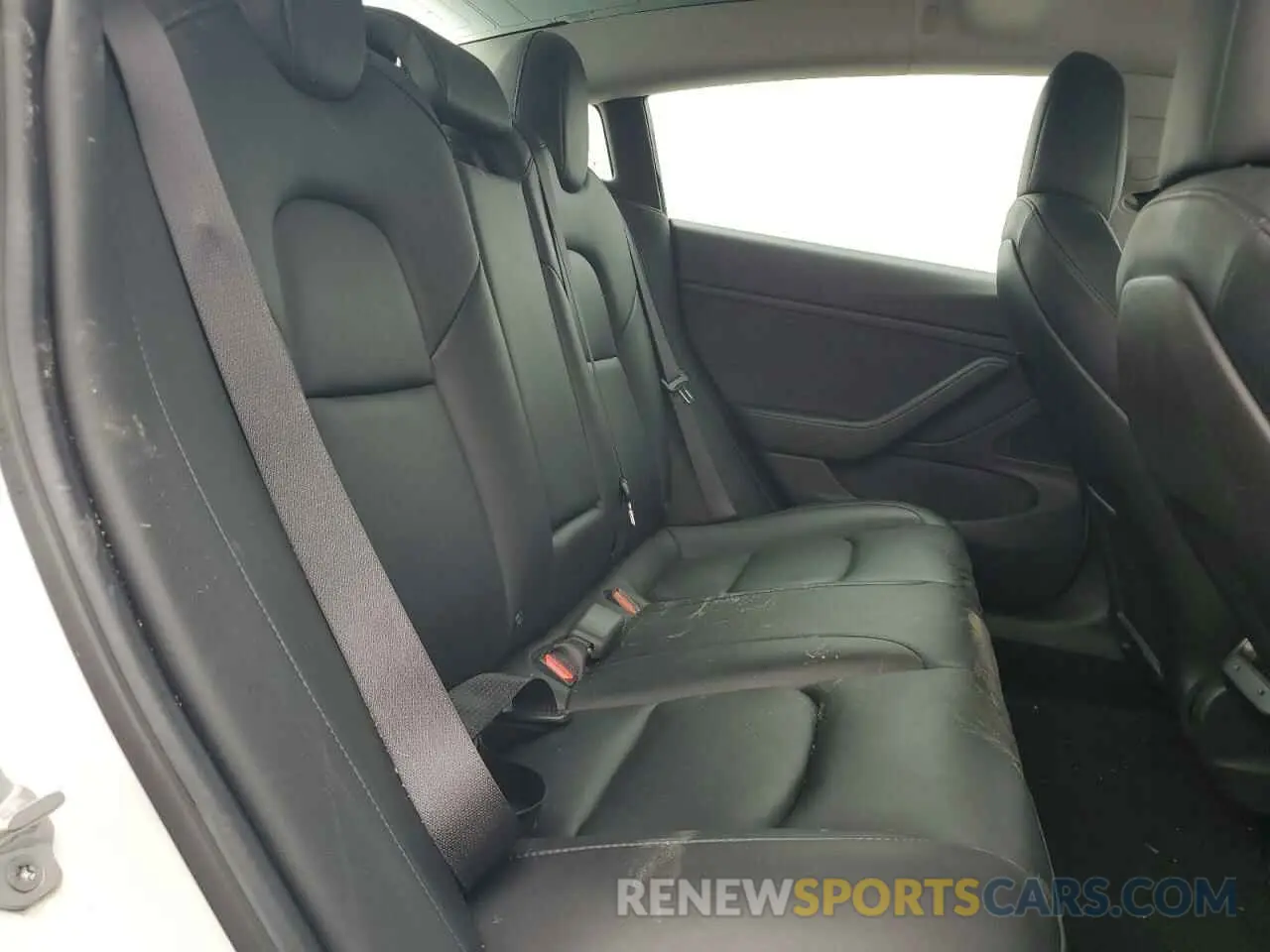 10 Photograph of a damaged car 5YJ3E1EB6LF618590 TESLA MODEL 3 2020