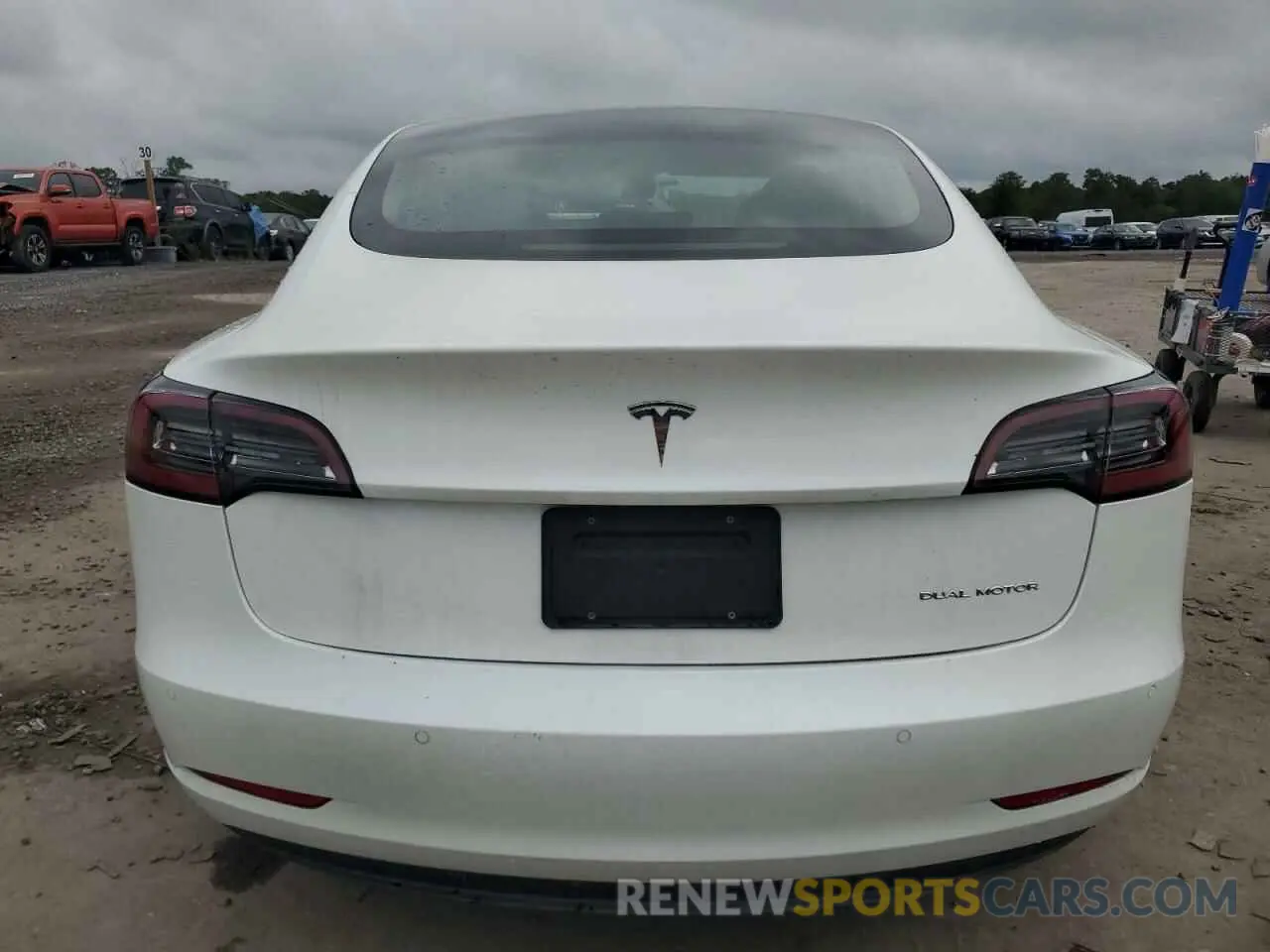 6 Photograph of a damaged car 5YJ3E1EB6LF618590 TESLA MODEL 3 2020
