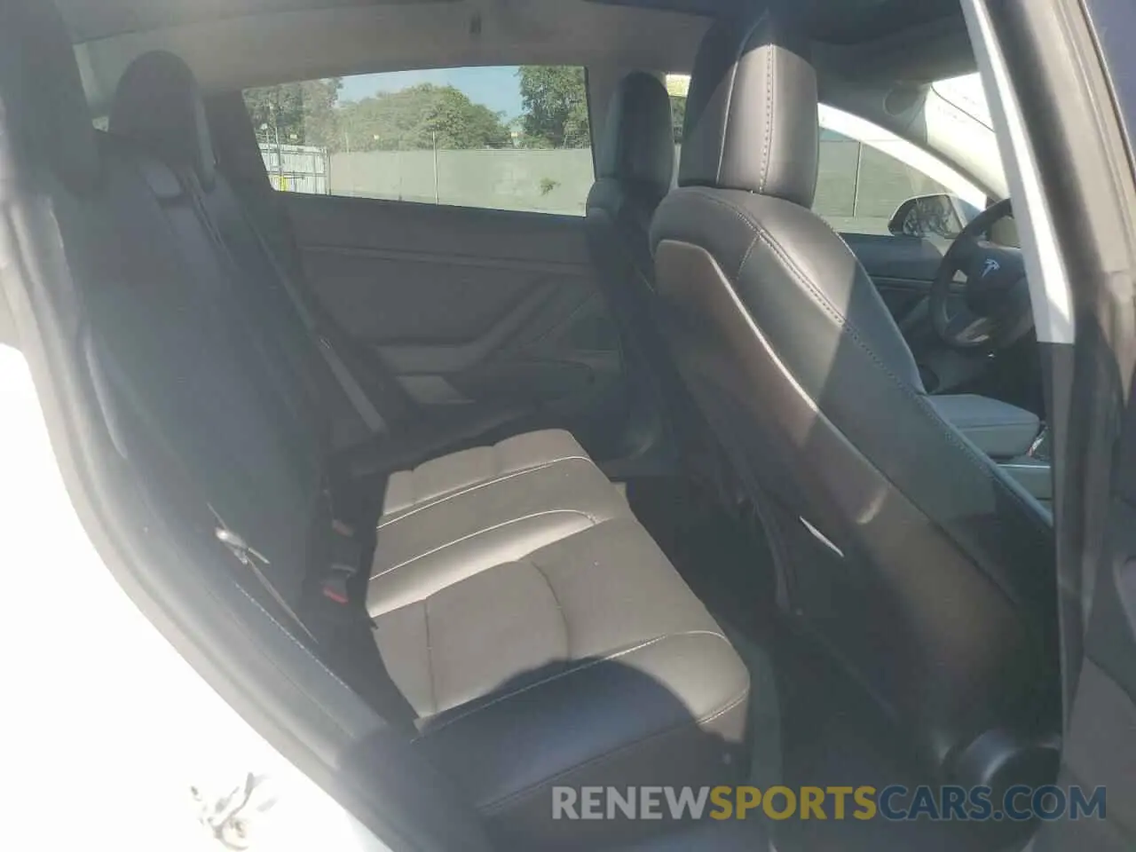 10 Photograph of a damaged car 5YJ3E1EB6LF619125 TESLA MODEL 3 2020