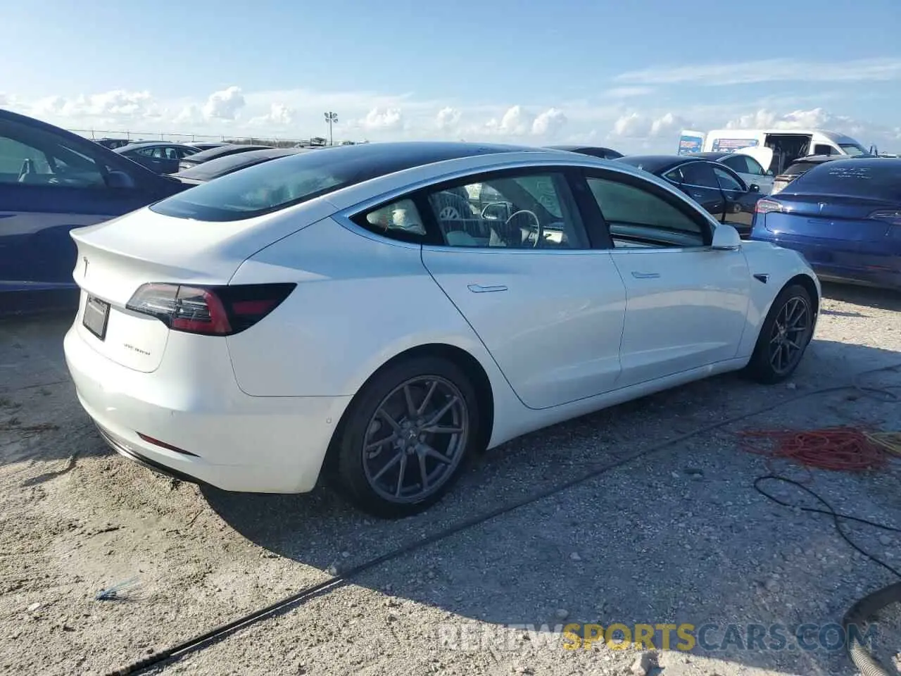 3 Photograph of a damaged car 5YJ3E1EB6LF622056 TESLA MODEL 3 2020