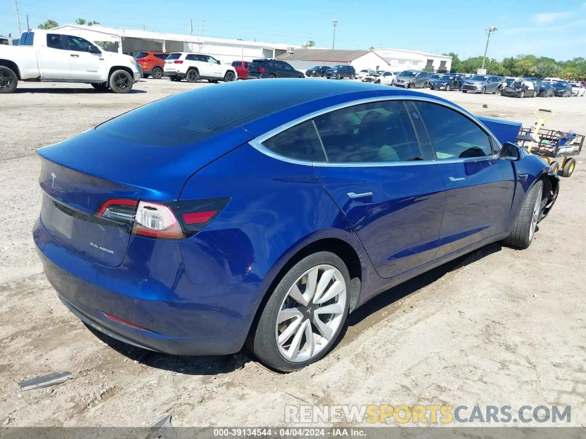 4 Photograph of a damaged car 5YJ3E1EB6LF622543 TESLA MODEL 3 2020