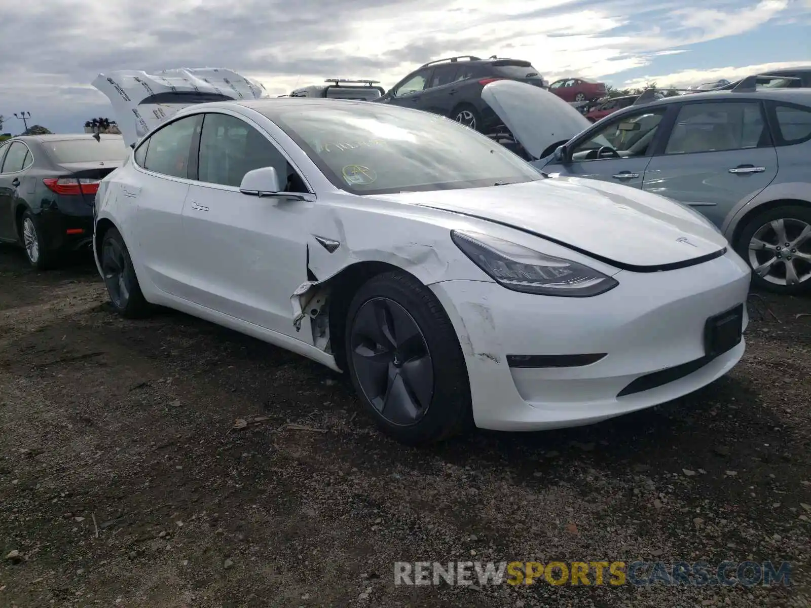 1 Photograph of a damaged car 5YJ3E1EB6LF628150 TESLA MODEL 3 2020