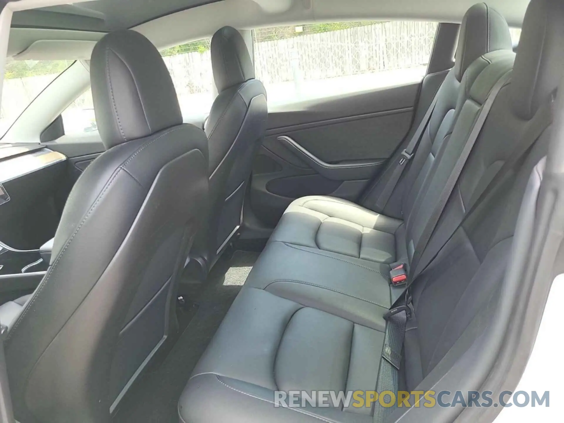 1 Photograph of a damaged car 5YJ3E1EB6LF637298 TESLA MODEL 3 2020