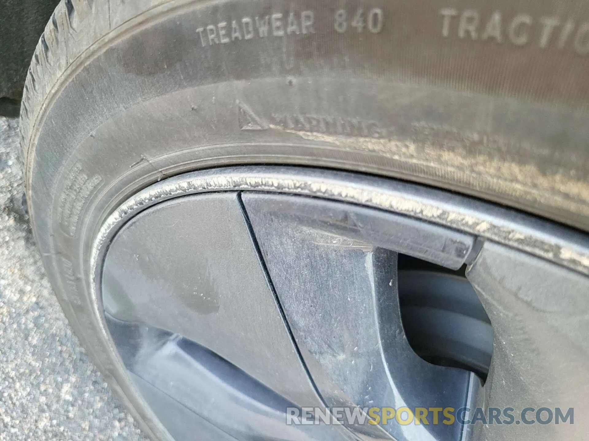 2 Photograph of a damaged car 5YJ3E1EB6LF637298 TESLA MODEL 3 2020