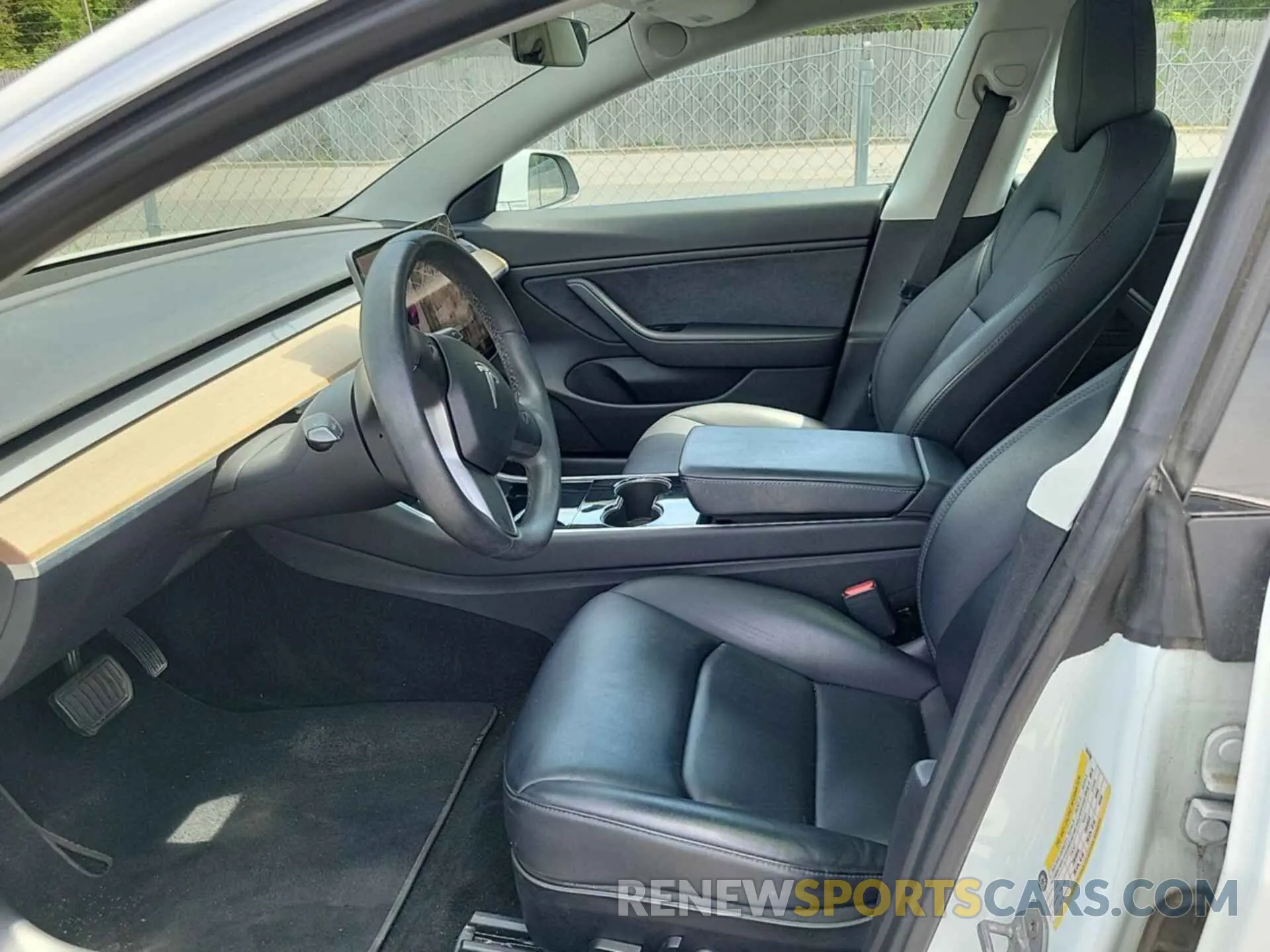21 Photograph of a damaged car 5YJ3E1EB6LF637298 TESLA MODEL 3 2020