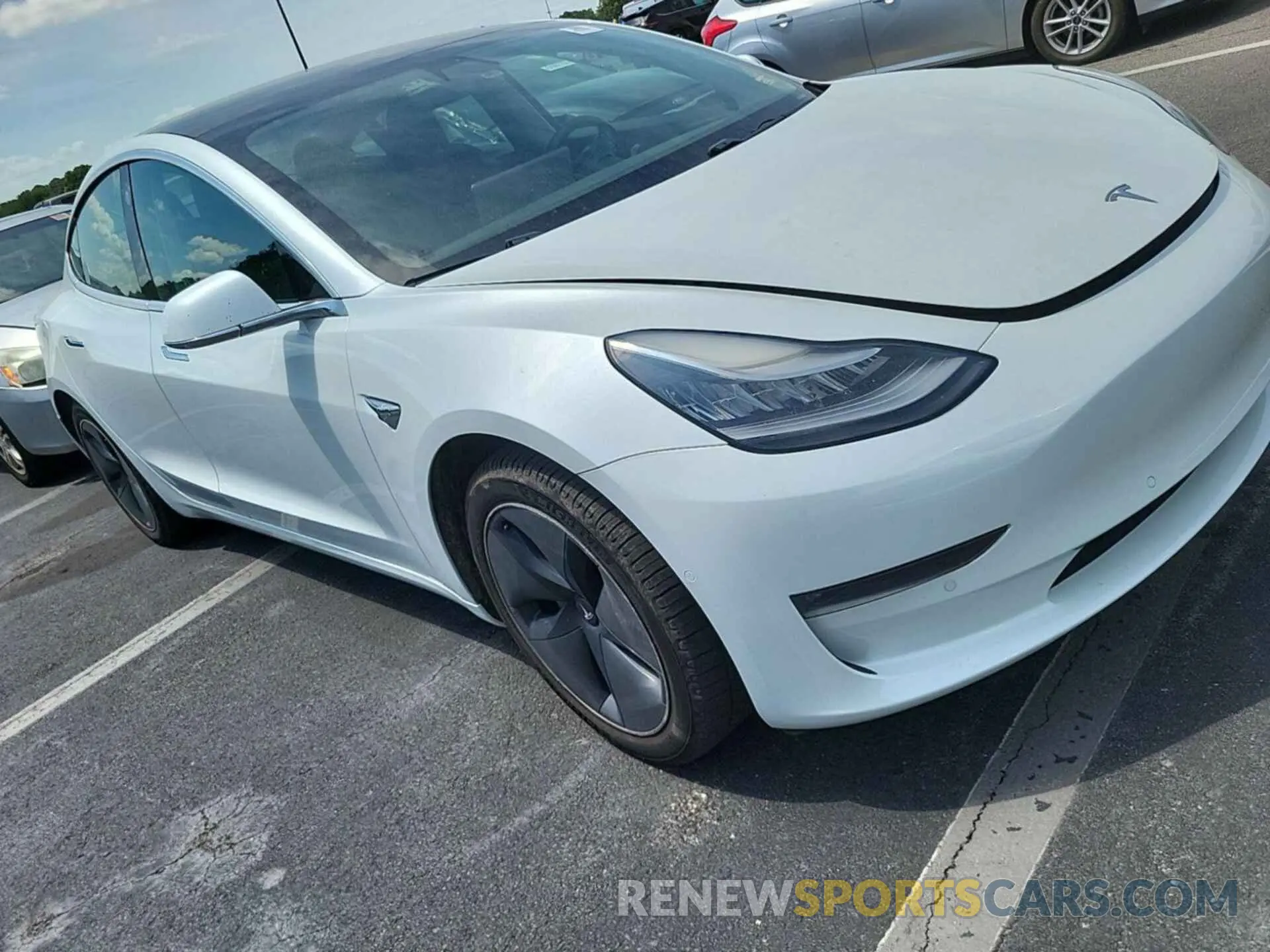 9 Photograph of a damaged car 5YJ3E1EB6LF637298 TESLA MODEL 3 2020