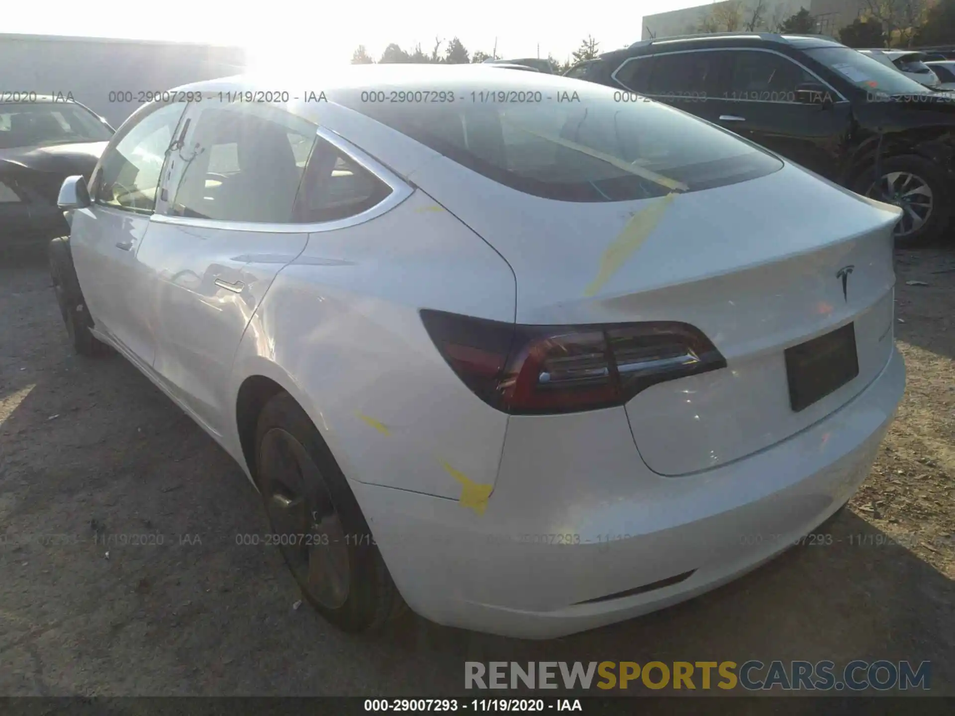 3 Photograph of a damaged car 5YJ3E1EB6LF637446 TESLA MODEL 3 2020